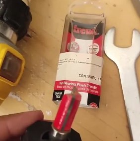 Top Bearing Flush Trim Bit